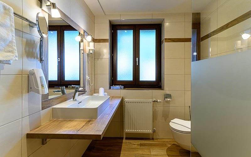 Hotelzimmer Spieljoch Badezimmer